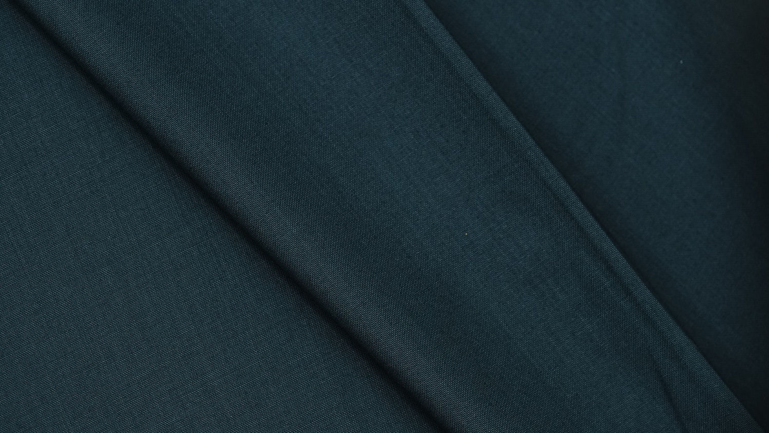Toyobo Sacramento Green Wash & Wear Fabric - Image 3