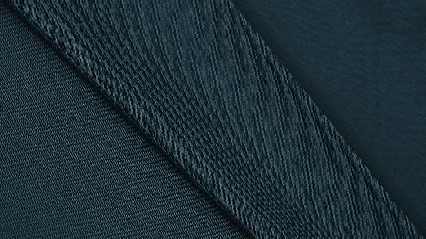 Toyobo Sacramento Green Wash & Wear Fabric - Image 4